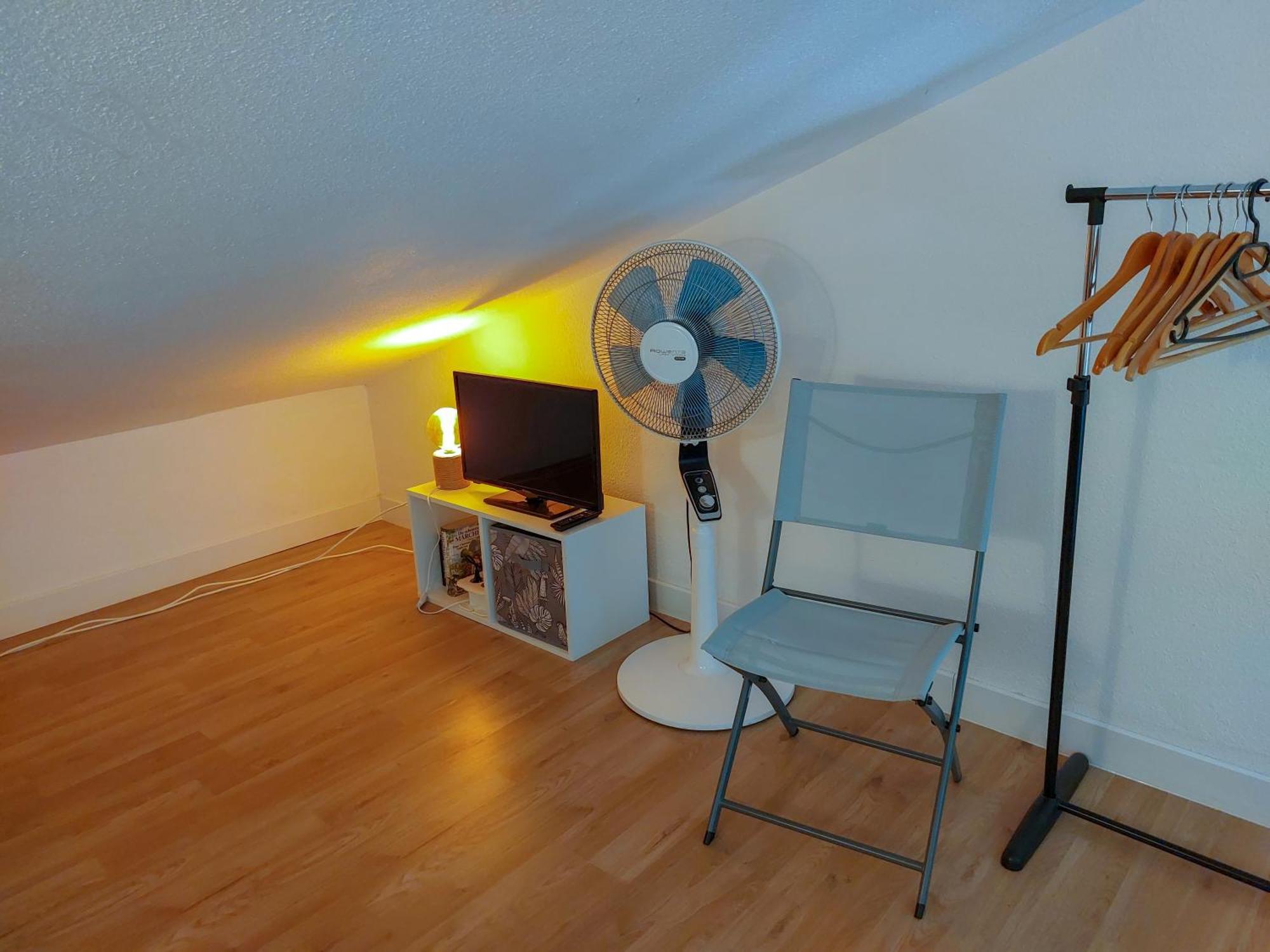 Appart Mezzanine Vue Mer Et Plage, Parking Wifi Tv เลอบาร์กาแรส ภายนอก รูปภาพ