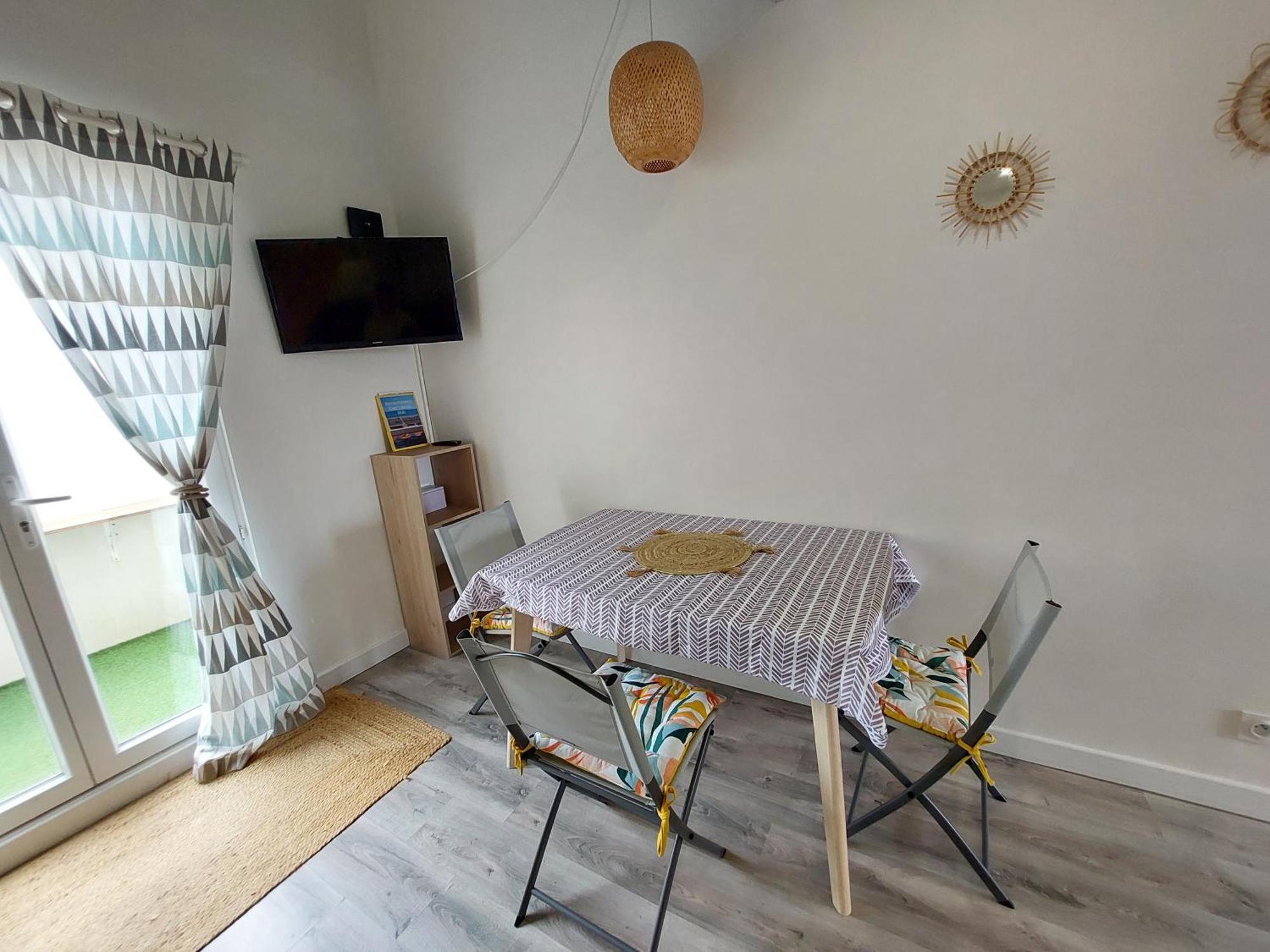 Appart Mezzanine Vue Mer Et Plage, Parking Wifi Tv เลอบาร์กาแรส ภายนอก รูปภาพ